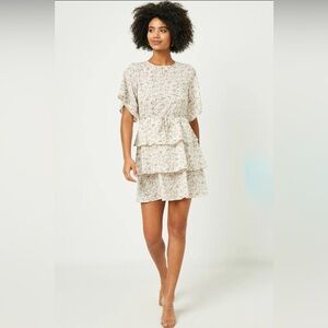 Hayden Los Angeles Ditsy Floral Tiered Flutter Sleeve Mini Dress Size Large